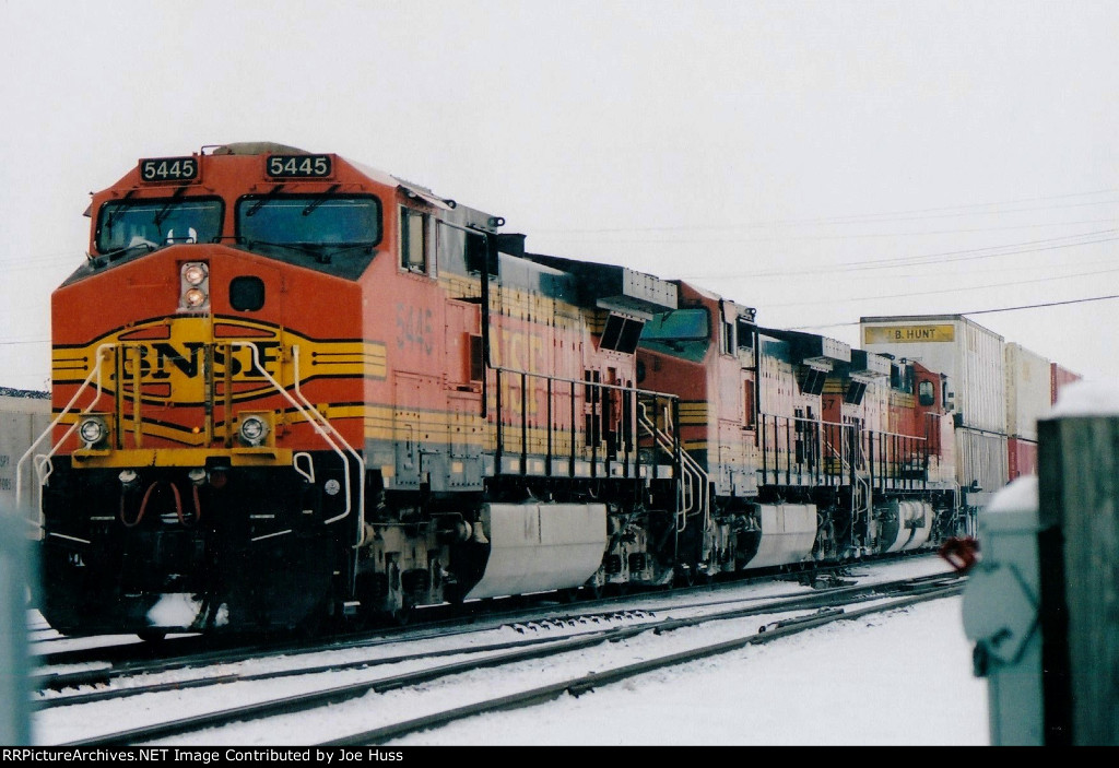 BNSF 5445 East